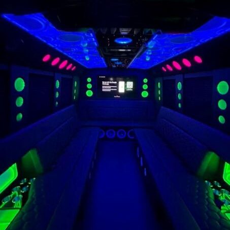 Milwaukee Limousine Service, Limo's, limousine's Milwaukee, Party Bus, party buses